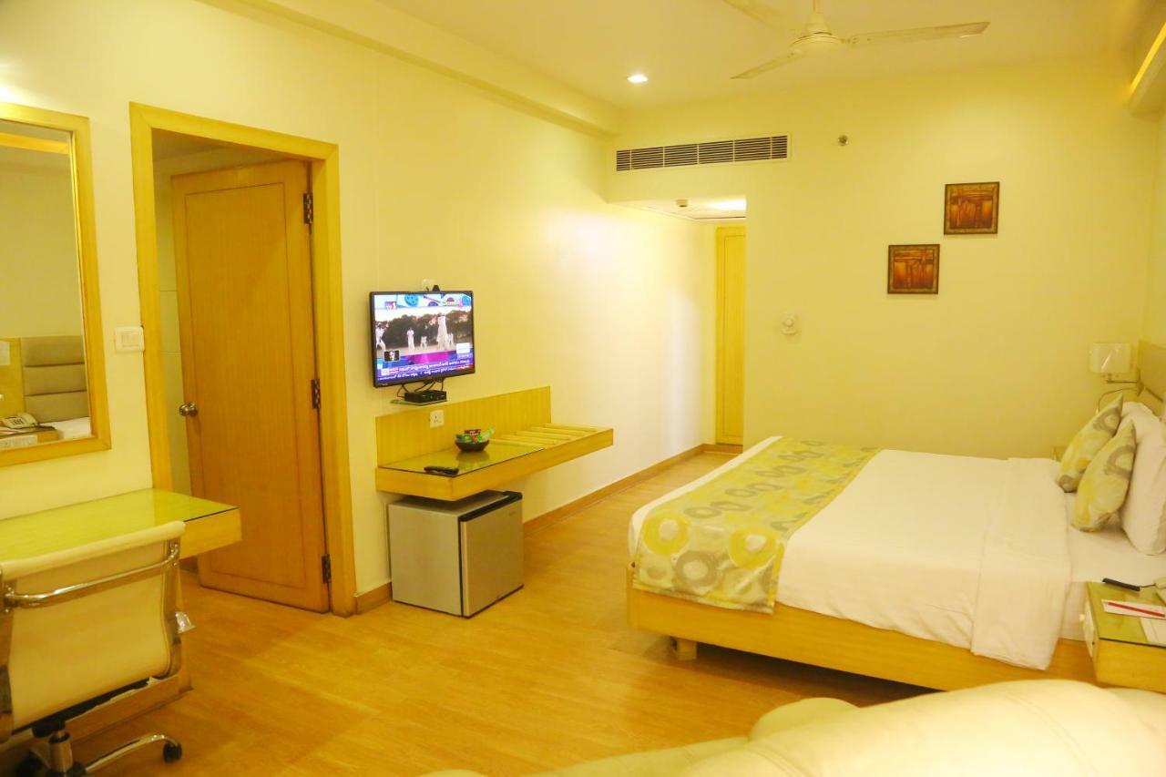 Royal Fort Hotel Visakhapatnam Exterior foto